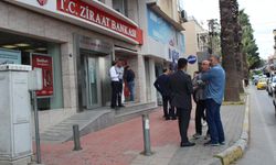 İzmir'de bankada silahlı saldırı: 2 yaralı