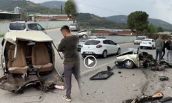 Görenler dönüp bir daha baktı! İzmir’de kaza yapan otomobil ikiye ayrıldı