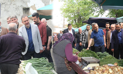 Bakan Kasapoğlu memleketinde pazar alışverişi yaptı