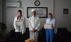 Ukrayna uyruklu anne ve kızı İslam’ı seçti