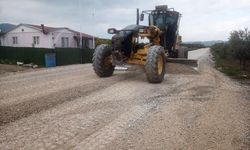 Akhisar’da yollar asfalta hazırlandı