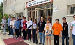 Mehmet Akif Ersoy Anadolu Lisesi’nde Mezuniyet ve Karne coşkusu
