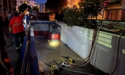 Akhisar'da hastaneyi sel suları bastı, hastalar tahliye edildi