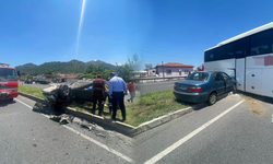 Manisa'da feci kaza! Yolcu otobüsü ve 2 otomobil birbirine girdi: 2'si çocuk 5 yaralı