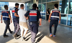 Göçmen kaçakçılarına İzmir merkezli operasyon: 17 gözaltı