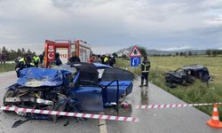 Burdur’da feci kaza! İki otomobil kafa kafaya çarpıştı: 5 ölü, 2’si ağır 5 yaralı