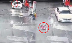 İzmir'de akaryakıt istasyonunda feci kaza! Otomobilin çarptığı kadın metrelerce sürüklendi