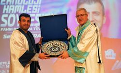 Selçuk Bayraktar’a İzmir'de 'Fahri Doktora' unvanı