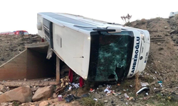 Erzurum'da yolcu otobüsü şarampole devrildi: 3 ölü, 22 yaralı