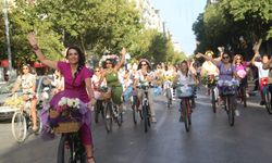 Süslü Kadınlar Manisa'da pedal çevirecek