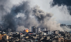 İsrail'in Gazze'yi vuruyor! ABD'nin Afganistan'da bir yılda attığı bombayı bir haftada attılar