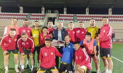 Sarıgöl Beldiyespor'a baklavalı sürpriz