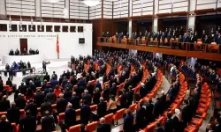 Meclis'te istifa trafiği: 600 milletvekilinden 53'ü partilerinden ayrıldı