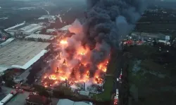 Kocaeli’de fabrika yangını: Diğer binalara da sıçradı