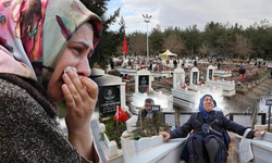 Depremde hayatını kaybedenler mezarları başında anıldı.. Gözyaşları sel oldu