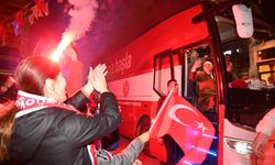 Ergün seçim otobüsüyle vatandaşları selamladı