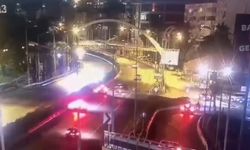 İzmir'de 'makas' faciası! Otomobil sürücünün hayatını kaybettiği korkunç kaza kamerada