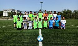 Şehzadeler Belediyesi yaz spor okullarında futbol kursu başladı