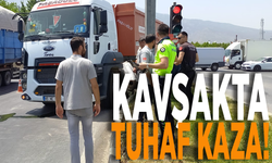 Kavşakta tuhaf kaza!