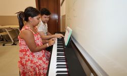 Şehzadeler'de piyano kursu başladı