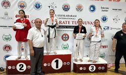 Bursa’da büyük başarı: Karateciler Manisa'ya madalyalarla döndü