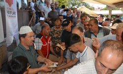 Vakıflar Genel Müdürlüğünden Aşure ve Kahve İkramı