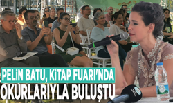 Pelin Batu, Kitap Fuarı'nda okurlarıyla buluştu