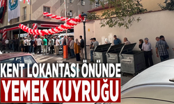 Kent Lokantası önünde yemek kuyruğu