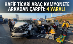 Hafif ticari araç kamyonete arkadan çarptı: 4 yaralı