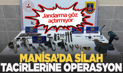 Manisa'da silah tacirleri neye uğradığını şaşırdı