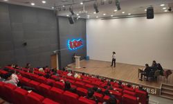 İlçede şiir okuma yarışması