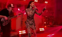Aybüke Albere İstanbul’da sahneyi salladı