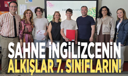 Sahne İngilizcenin, alkışlar 7. sınıfların!