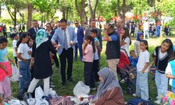 Manisa'da 33 okul öğrencisi çocuk şenliği ve piknikte buluştu