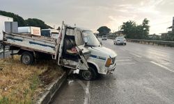 Manisa’da feci kaza! Kamyonet refüje çarptı, 1 kişi hayatını kaybetti