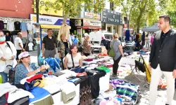 İzmir Çiğli’de 2. el eşya ve kıyafet kermesine yoğun ilgi