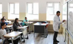 Öğretmenlerin il içi yer değiştirmeleri belli oldu... Atamalarda ilk kez sıra kaydı alındı