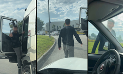 Trafikte korku dolu anlar! Aracından inen tır sürücüsünden çirkin hareketler