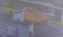 Feci kaza! Çöp kamyonu, temizlik görevlisinin üstünden geçti