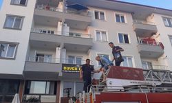 Muğla'da ev yangını: 1 kişi balkondan kurtarıldı