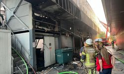 İzmir'de inşaat deposundaki yangın kontrol altına alındı