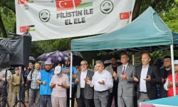 Gölcük'te yağmura rağmen Filistin için tek yürek oldular