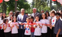 İzmir’de ''Küçük Eller Güçlü Kalemler” kitap fuarı coşkuyla açıldı