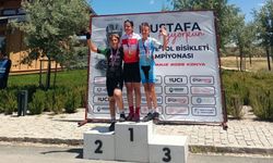 Akhisarlı pedallar Türkiye Şampiyonası’nda madalyaları kaptı