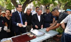 Salihli’deki şehit ailelerinden geleneksel aşure hayrı