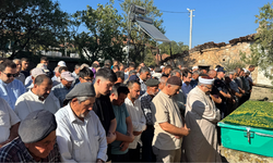 Camide ölen adam toprağa verildi
