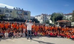 Miniklere kahkaha ve kültür şöleni