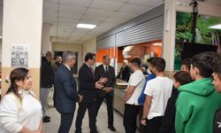 Kaymakam Güldoğan pansiyonda öğrencilerle yemek yedi