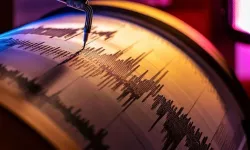 Antalya'da gece yarısı korkutan deprem!