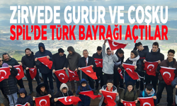 Zirvede gurur ve coşku: Spil’de Türk Bayrağı açtılar